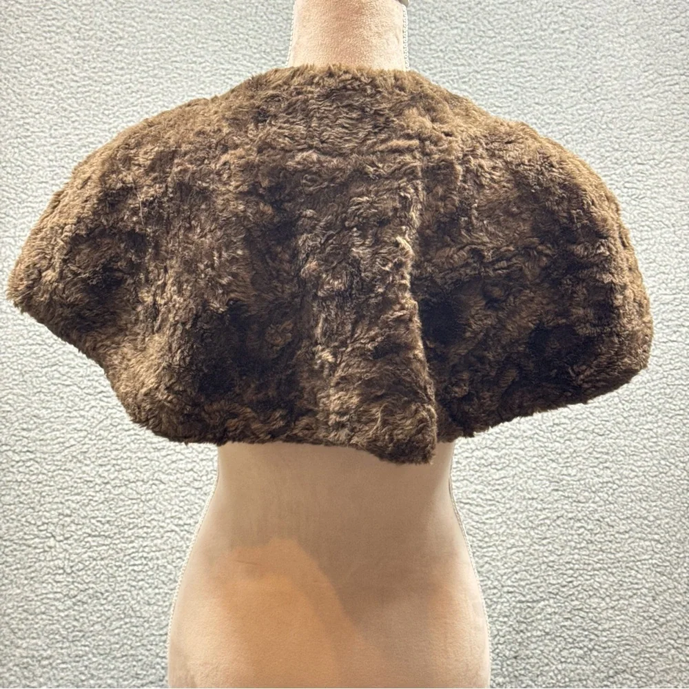 Amy Byer Women's S Brown Faux Fur Wrap Shawl Rhinestone Button Closure Wedding - Picture 4 of 13